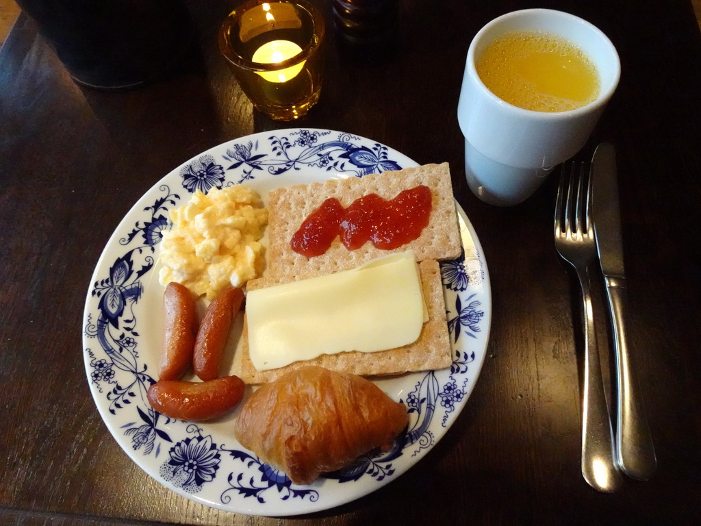 Breakfast at the breakfast room of the Elite Hotel Carolina Tower