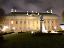 Northwest side of the Riddarhuset building and a statue of Axel Oxenstierna, by night