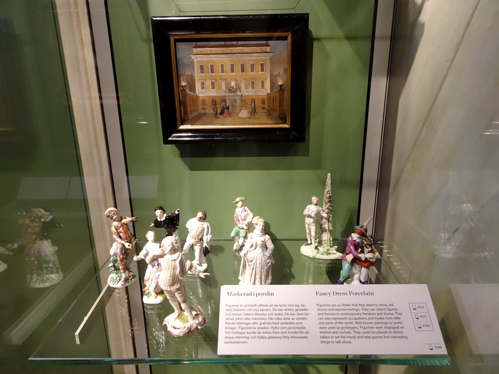 Painting and porcelain figurines at the 1720-1770 exhibition at the Top Floor of the Nationalmuseum, with explanation