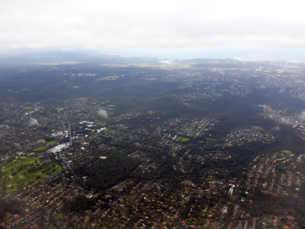 Pymble Golf Club, the Mona Vale Road, the Garigal National Park and the coastline, viewed from the airplane from Cairns