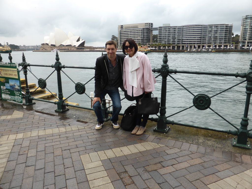 Tim and Miaomiao at the First Fleet Park, with a view on the Sydney Cove and the Sydney Opera House