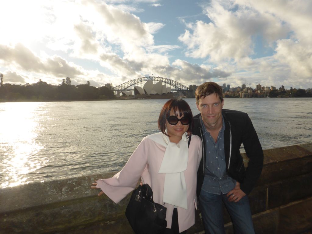 Tim and Miaomiao at the central eastern part of the Royal Botanic Gardens, with a view on the Sydney Harbour, the Sydney Opera House and the Sydney Harbour Bridge