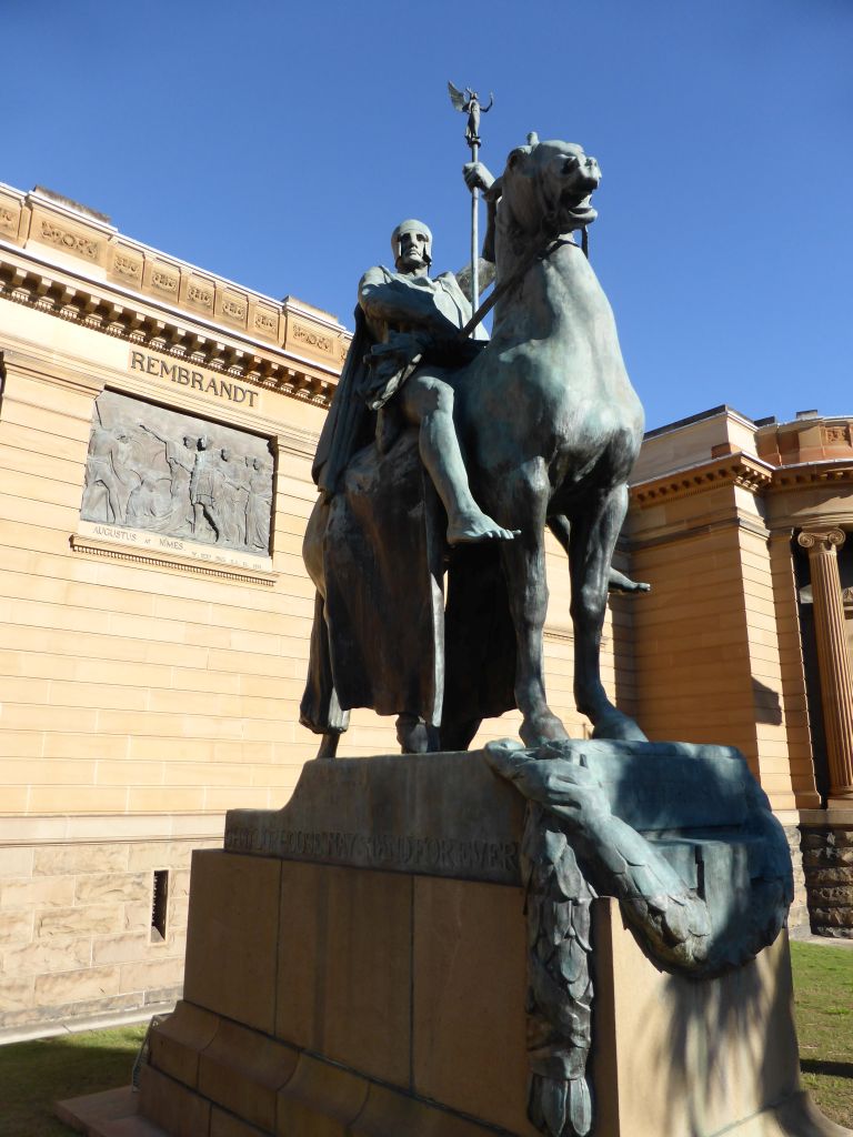 Equestrian statue in front of the Art Gallery of New South Wales