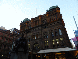 The Queen Victoria Statue at the crossing of Druitt Street and George Street and the south side of the Queen Victoria Building