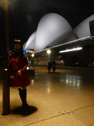 Miaomiao at the west side of the Sydney Opera House, by night