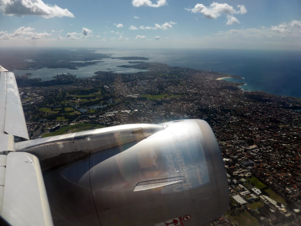 The Sydney Harbour, the Centennial Park and Bondi Beach and surroundings, viewed from the airplane to Melbourne