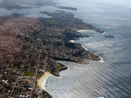 The Sydney Harbour, the Royal Sydney Golf Club, Bondi Beach, Marks Park, Tamarama Park, Bronte Beach, the Waverley Cemetery, Burrows Park, Gordons Bay and Coogee Beach, viewed from the airplane to Melbourne