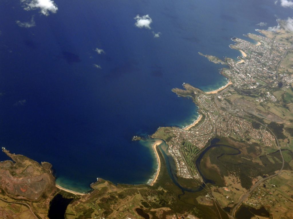 The towns of Minnamurra, Kiama Downs, Kiama and Kiama Heights and their beaches, viewed from the airplane to Melbourne