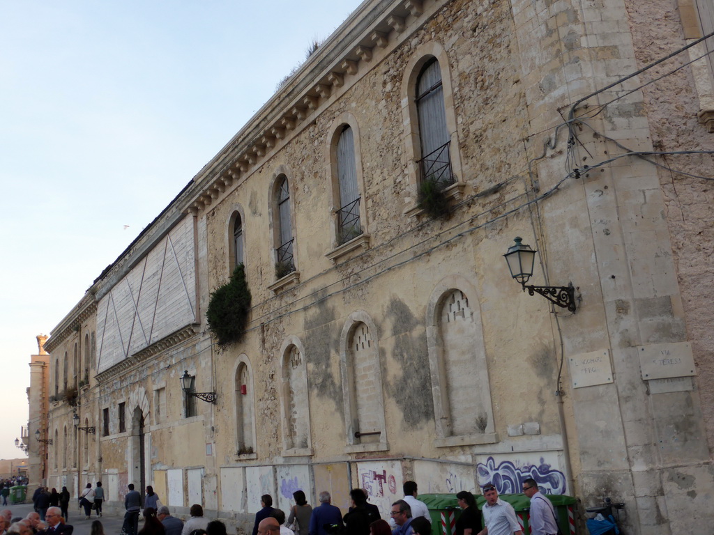 Building at the Lungomare d`Ortigia street