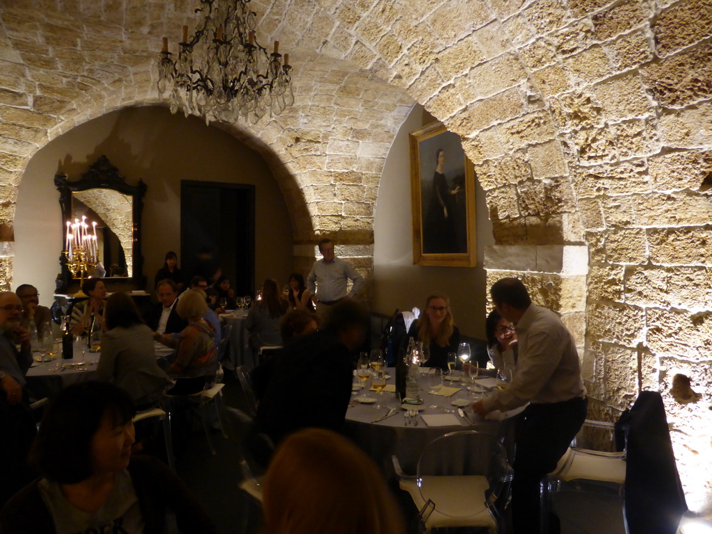 Course participants having dinner at the Ristorante Regia Lucia restaurant at the Piazza Duomo square