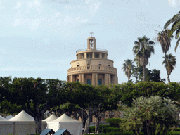 The top of the Chiesa di S. Tommaso al Pantheon church, viewed from the Foro Sirucusano park