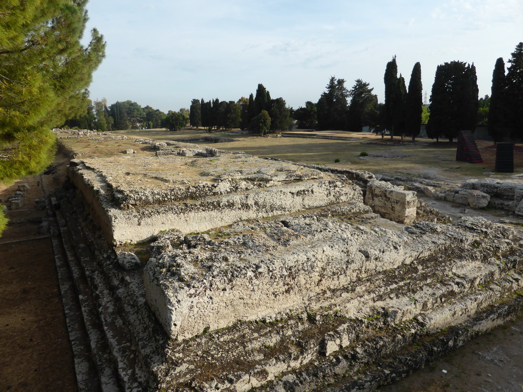 The Ara di Ierone II ruins at the Parco Archeologico della Neapolis park