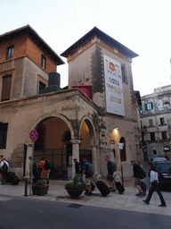 Building at the crossing of the Corso Giacomo Matteotti street and the Via Mario Tommaso Gargallo street