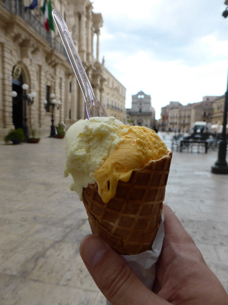 Icecream and the Piazza Duomo square