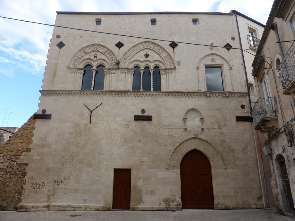 Back side of a house near the Via dei Mergulensi street