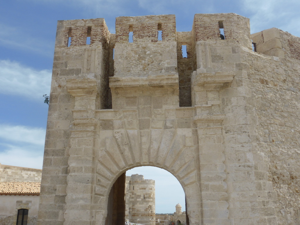 Gate to the outer square of the Castello Maniace castle