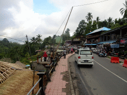 The Jalan Raya Tegalalang street and the center part of the Tegalalang rice terraces