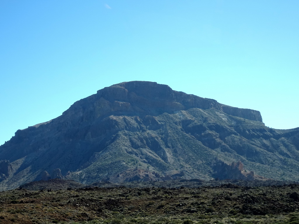 Rocks at the south side of the Cañadas del Teide crater, viewed from the rental car on the TF-21 road