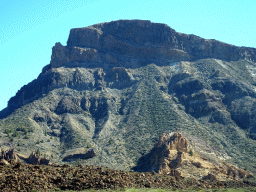Rocks at the south side of the Cañadas del Teide crater, viewed from the rental car on the TF-21 road