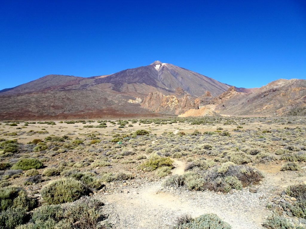 The Pico Vieje peak, Mount Teide and the Roques de García rocks, viewed from the Boca Tauce viewpoint