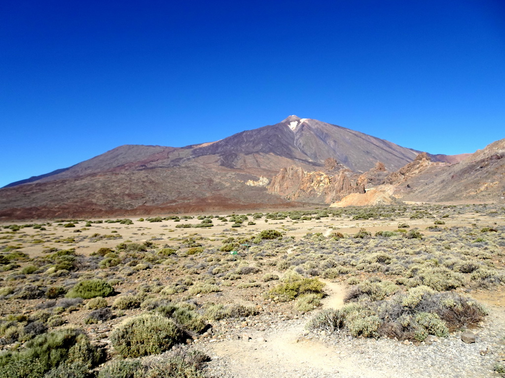 The Pico Vieje peak, Mount Teide and the Roques de García rocks, viewed from the Boca Tauce viewpoint