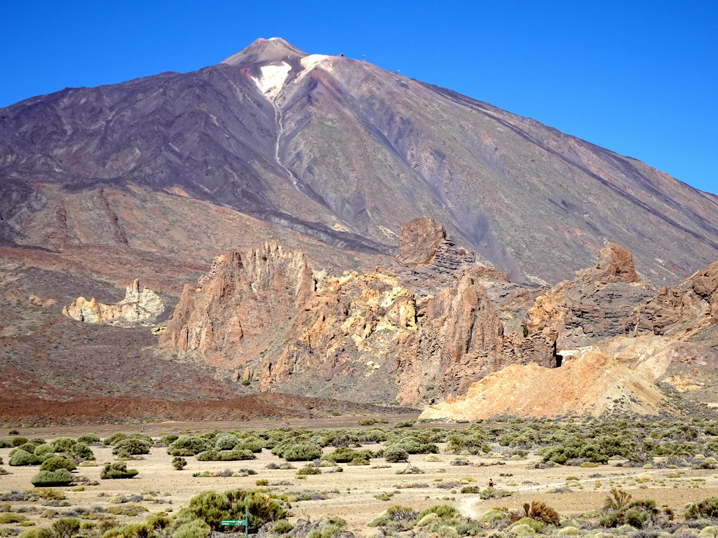 Mount Teide and the Roques de García rocks, viewed from the Boca Tauce viewpoint