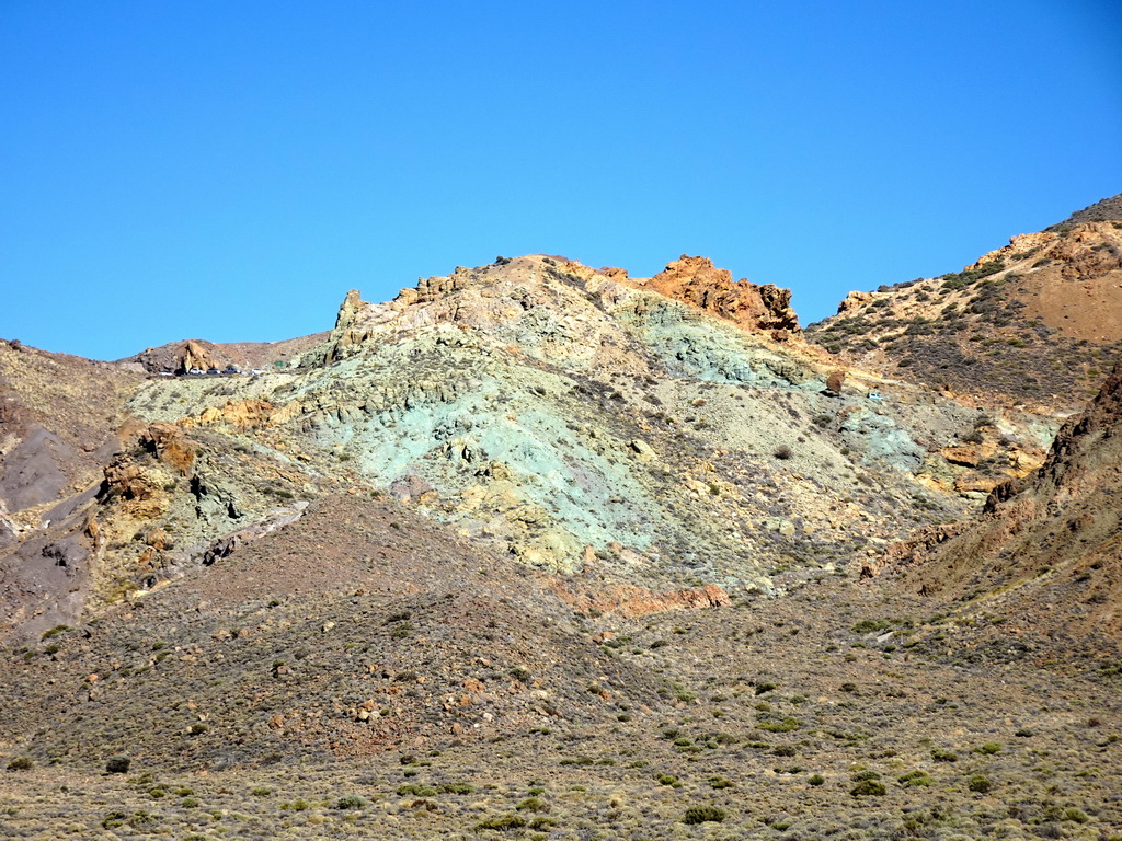 Blue-coloured rocks just south of the Roques de García rocks, viewed from the Boca Tauce viewpoint