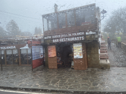 Front of the Restaurante Asador Grill de Yolanda at the town of Cruz de Tejeda, viewed from the tour bus on the GC-15 road