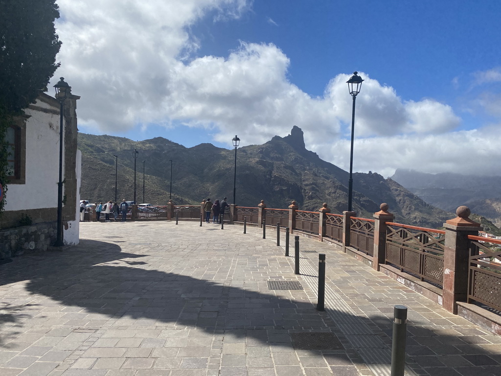 The Calle Dr. Domingo Hernández Guerra street, with a view on the Roque Bentayga rock