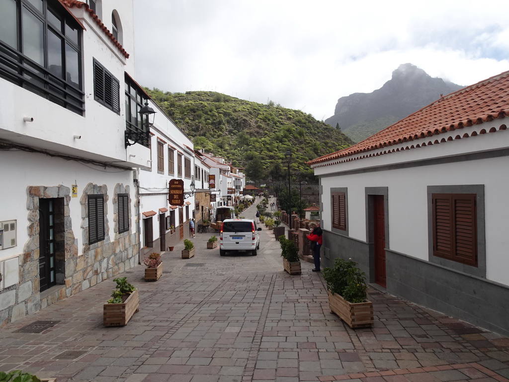 The southeast side of the Calle Dr. Domingo Hernández Guerra street