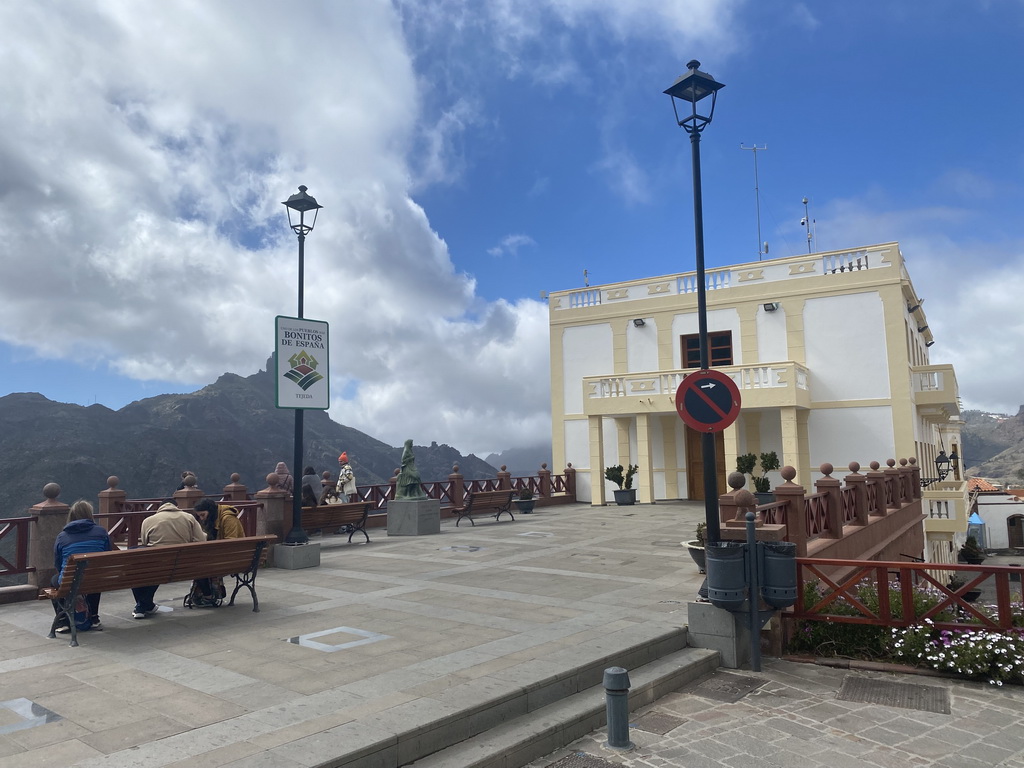 The Plaza Mirador del Ayuntamiento square