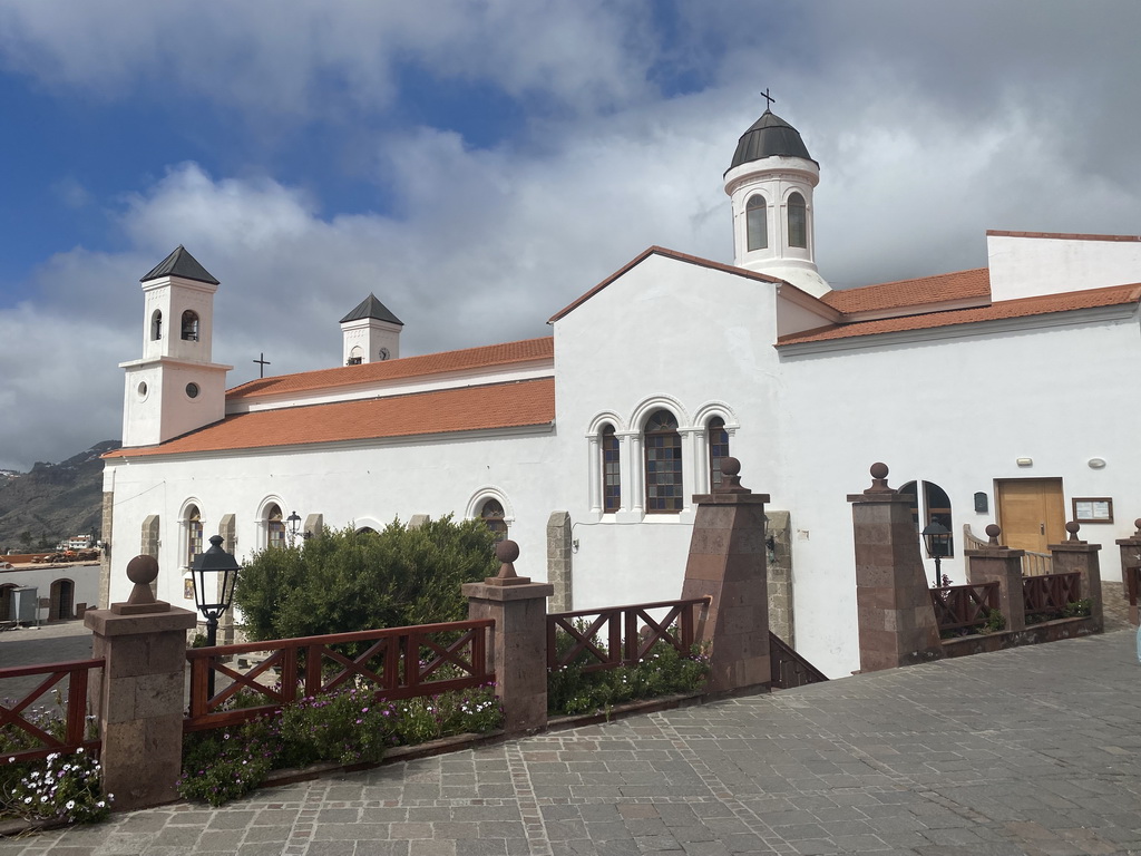 The south side of the Parroquia de Nuestra Señora del Socorro church, viewed from the Callejón Rincón de Néstor Álamo street