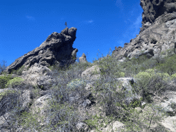 Rocks next to the GC-60 road on the south side of town, viewed from the tour bus