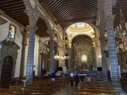 Nave and apse of the Basílica de Nuestra Señora del Pino church