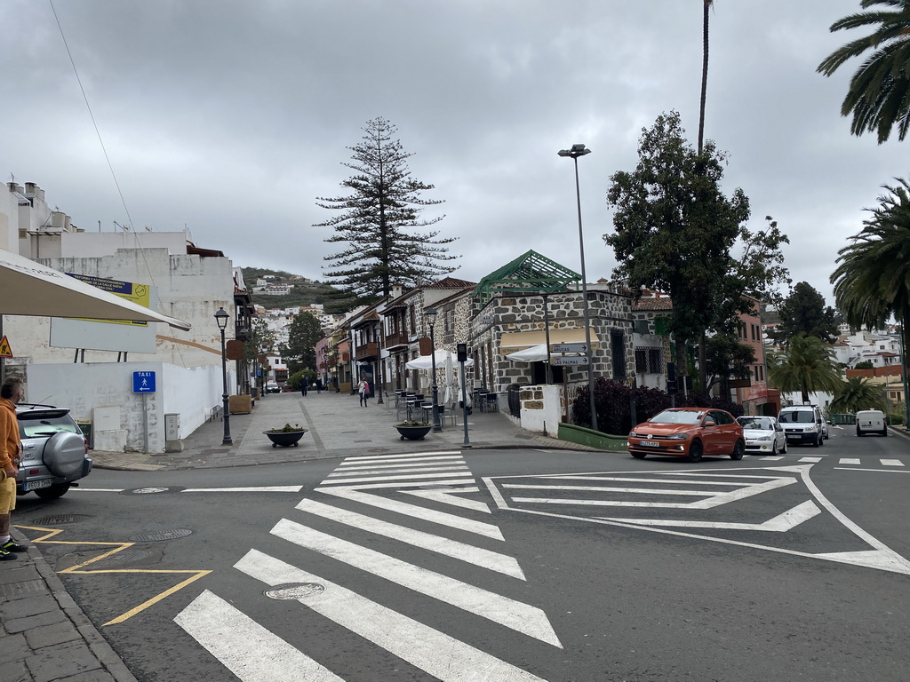 Square at the northeast side of the Calle Real de la Plaza street