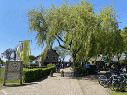 Entrance to the Bij Snoek shop at the Zwarte Dijk street