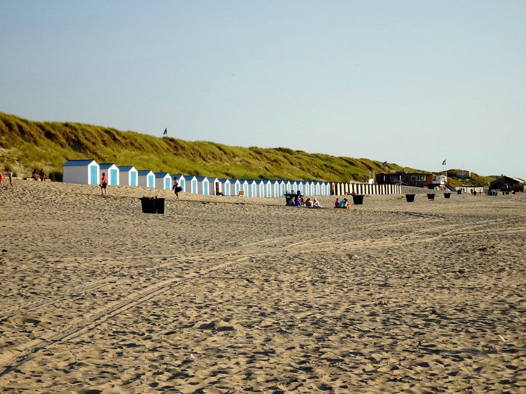 The beach at Beach Pavilion Paal 20 at De Koog