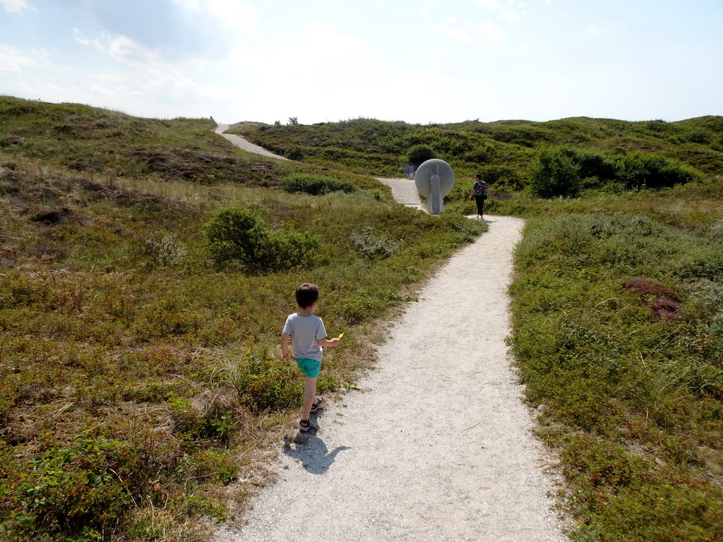 Miaomiao and Max at the dunes at the Dune Park at the Ecomare seal sanctuary at De Koog