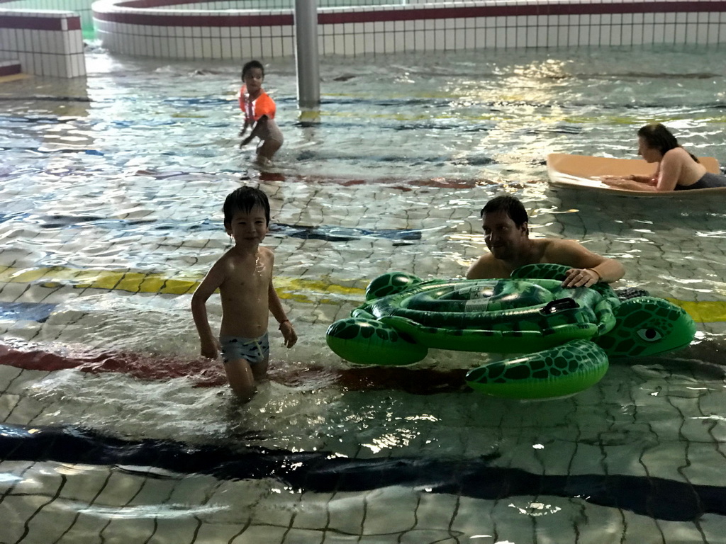 Tim and Max at Swimming Paradise Calluna at the Roompot Vakanties Kustpark Texel at De Koog