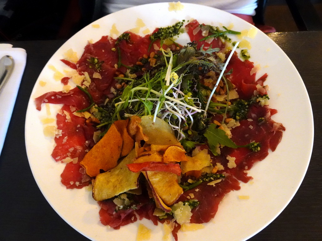 Carpaccio at the Brasserie de Lindeboom restaurant at Den Burg