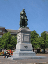 Statue of King Willem I on the Plein square