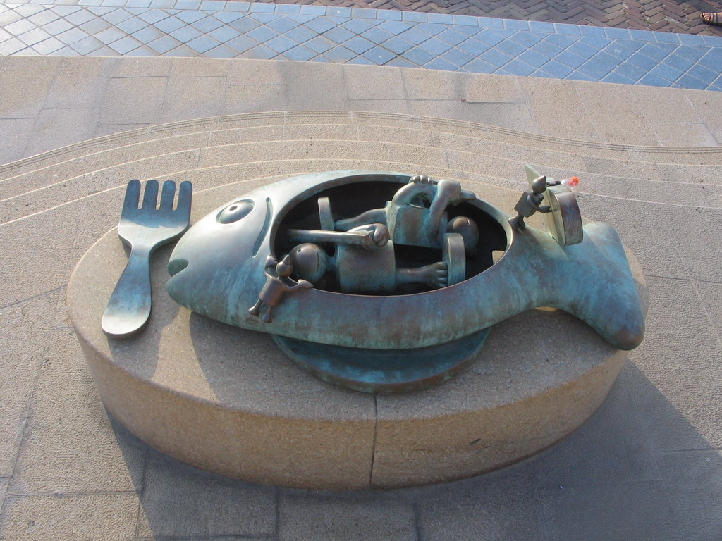 Statue at the Strandweg street of Scheveningen