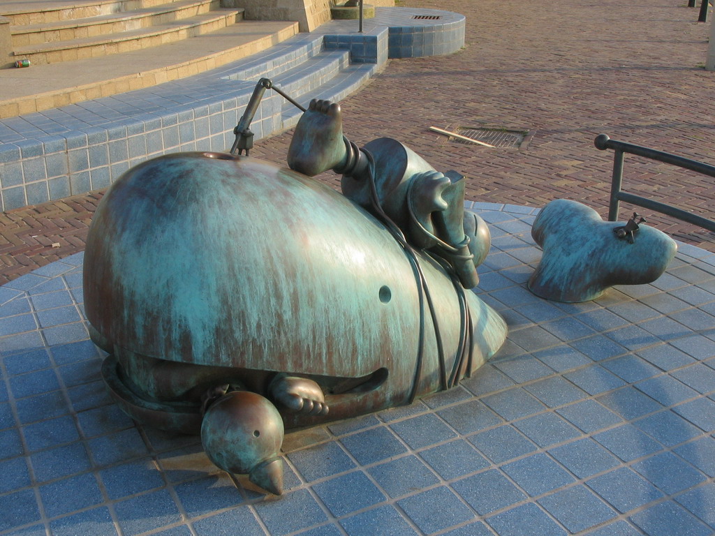 Statue at the Strandweg street of Scheveningen