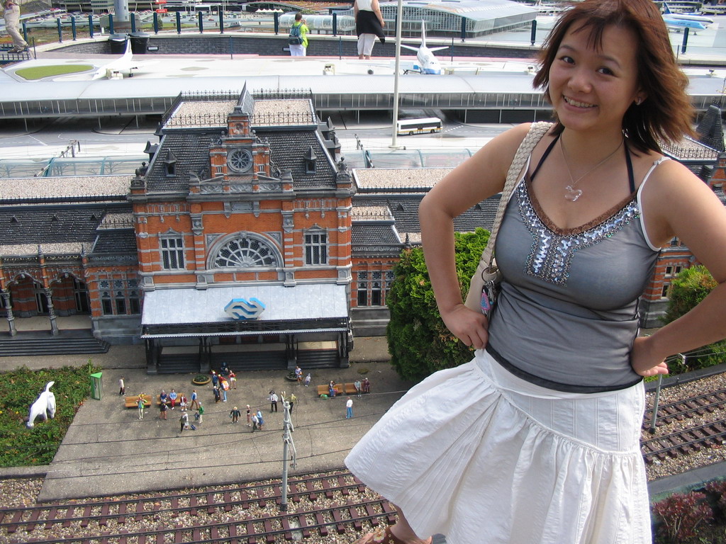 Miaomiao with the Groningen Railway Station at the Madurodam miniature park