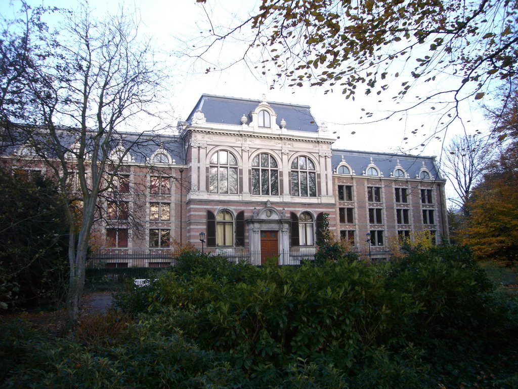 Koninklijk Huisarchief (Royal House Archive), from the Paleistuin (Royal Garden)