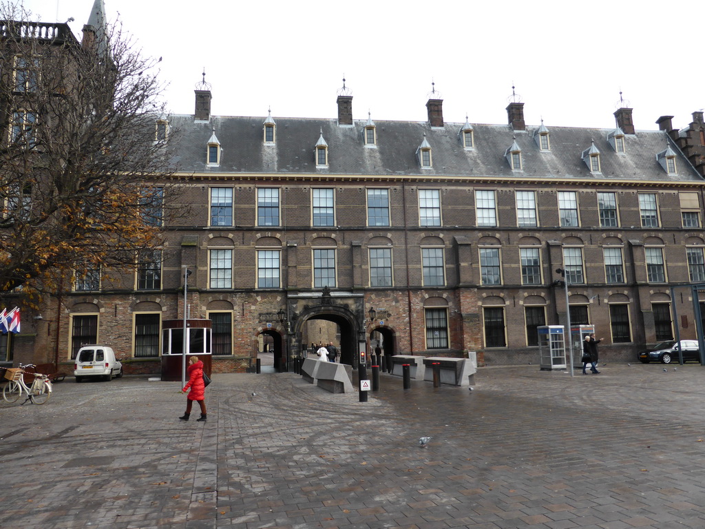 The southwest entrance to the Binnenhof square