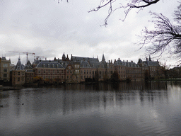 The Hofvijver pond, the Torentje tower and the Buitenhof buildings