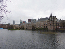 The Hofvijver pond, the Torentje tower, Mauritshuis museum and the Binnenhof buildings