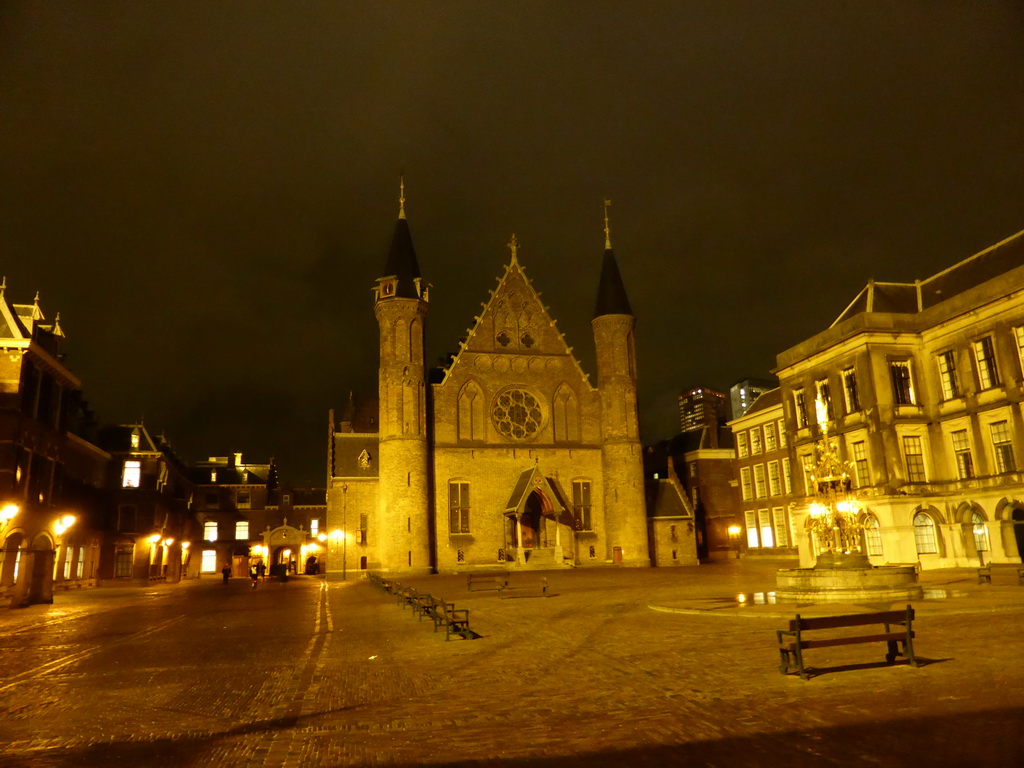 The Ridderzaal building at the Binnenhof square, by night