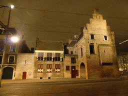 Front of the Gevangenpoort museum at the Buitenhof square, by night